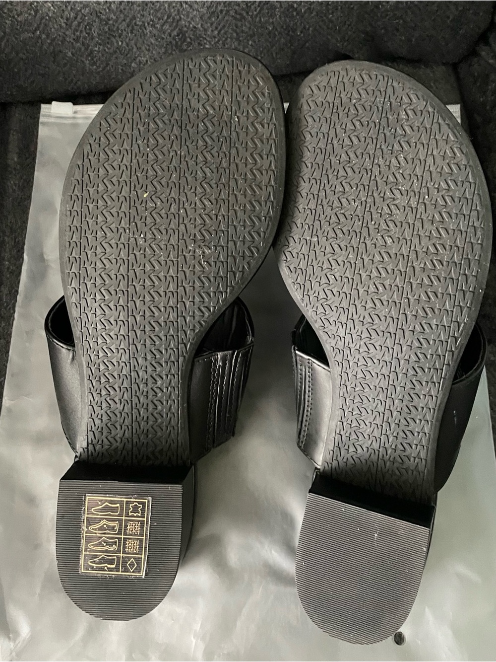 Michael Kors Black Leather Thong Sandals with Gold MK Emblem - Picture 2 of 2